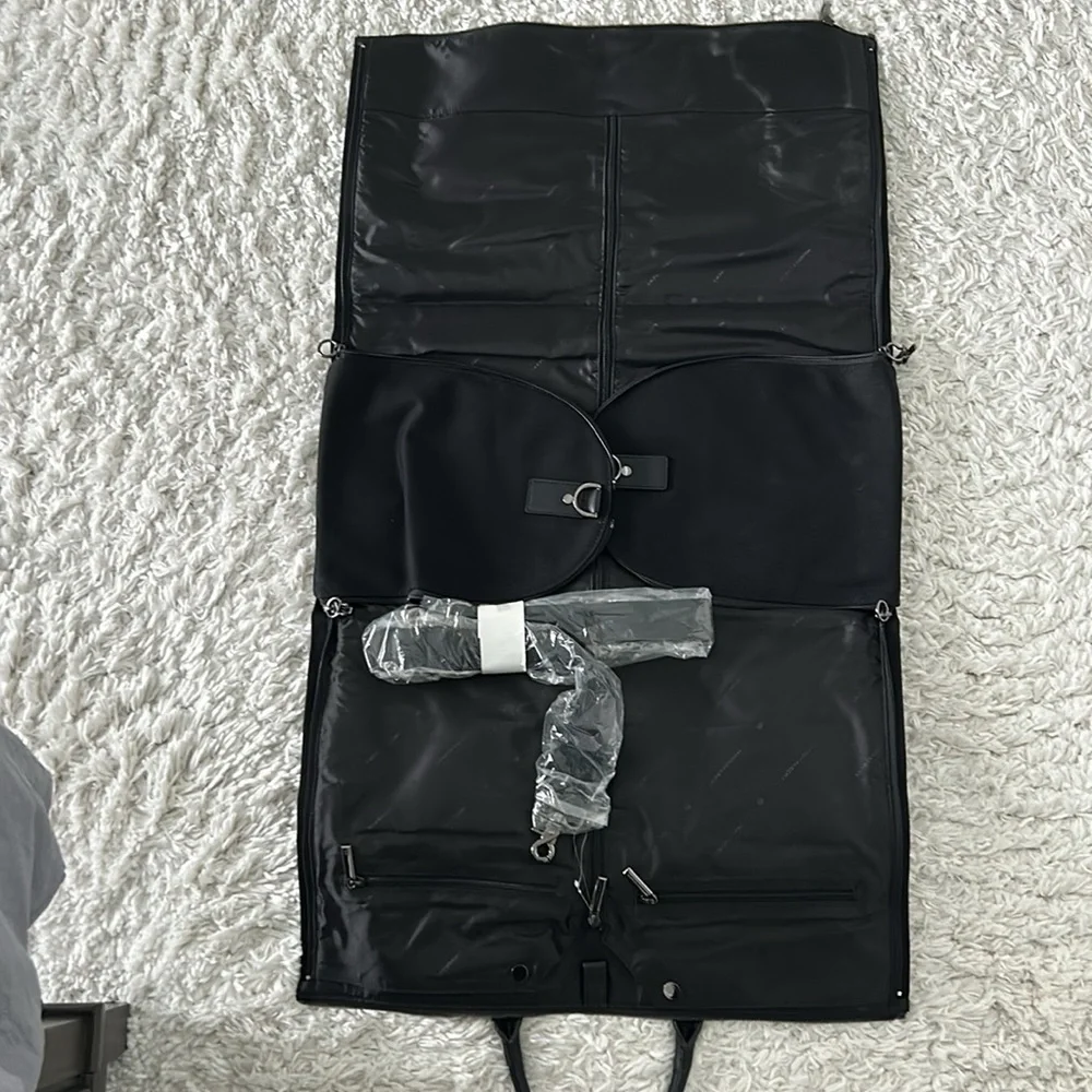 NWOT!! HOOK & ALBERT Garment Weekender Bag